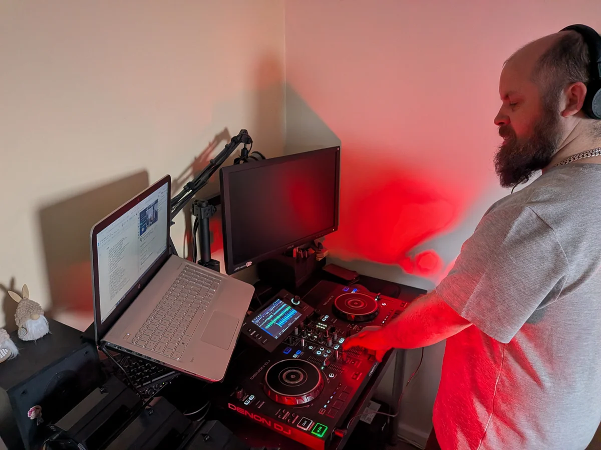 DJ Little Chris Performance 1